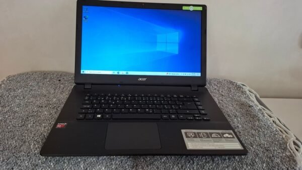 Acer ES1-550 AMD A4, 4GB RAM, AMD RADEON HD 8330, 1TB HDD