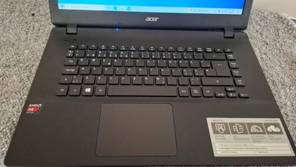 Acer ES1-550 AMD A4, 4GB RAM, AMD RADEON HD 8330, 1TB HDD