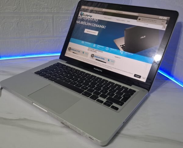 𝗠𝗮𝗰𝗯𝗼𝗼𝗸𝗣𝗿𝗼, Intel Core 2 Duo , 4GB DDR3, 500GB HDD, Nvidia GeForce
