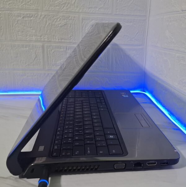 𝗗𝗲𝗹𝗹 𝗶𝗻𝘀𝗽𝗶𝗿𝗶𝗼𝗻 𝟭𝟱𝟲𝟰, I3, 6GB DDR3, 120 SSD, ATI Radeon