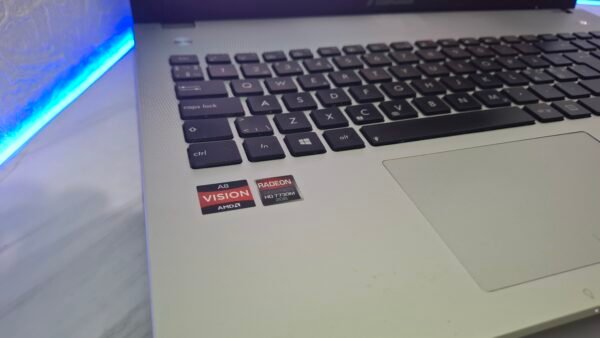 𝗔𝘀𝘂𝘀 𝗡𝟱𝟲𝗗𝗣,AMD A8, 8GB DDR3, 120 SSD, Dve grafike