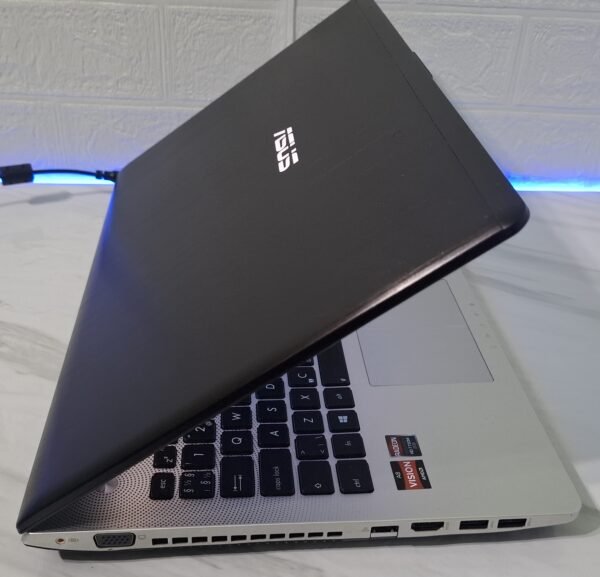 𝗔𝘀𝘂𝘀 𝗡𝟱𝟲𝗗𝗣,AMD A8, 8GB DDR3, 120 SSD, Dve grafike