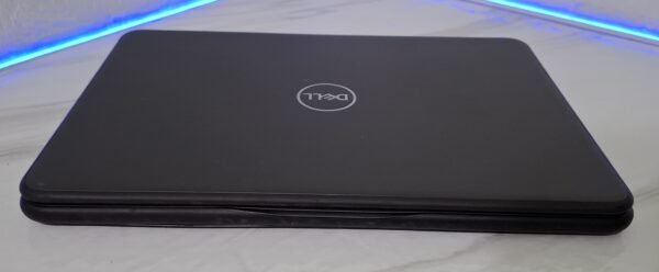 𝗗𝗲𝗹𝗹 𝟯𝟯𝟭𝟬, Intel Core i3-8, 8GB DDR4, 128 Nvme, Intel UHD