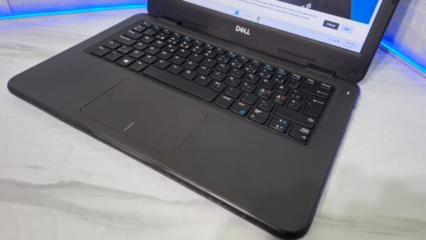 𝗗𝗲𝗹𝗹 𝟯𝟯𝟭𝟬, Intel Core i3-8, 8GB DDR4, 128 Nvme, Intel UHD
