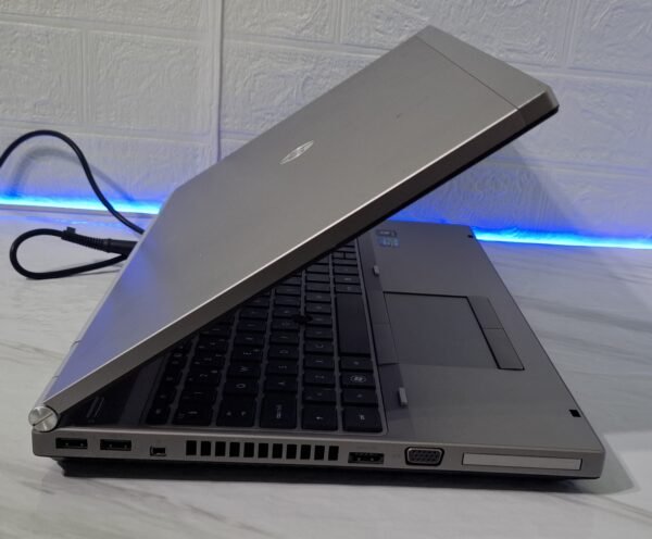 HP Elitebook 8560P, Intel® Core™ i5, 8GB DDR3, 250 SSD, Dve grafike