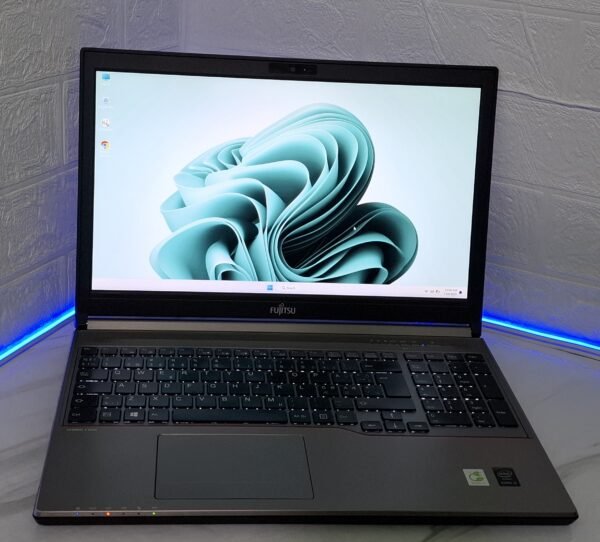 This Listing Is In Review All listings go through a standard review before they become visible to others. 𝗙𝘂𝗷𝗶𝘁𝘀𝘂 𝗟𝗜𝗙𝗘𝗕𝗢𝗢𝗞 𝗘𝟳𝟱𝟰, Intel® Core™ i5, 8GB DDR3, 128 SSD, Intel HD