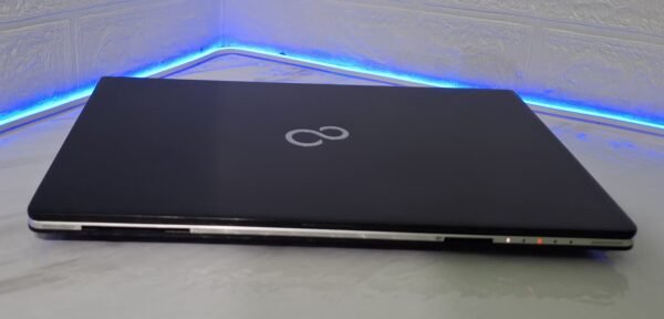 𝗙𝘂𝗷𝗶𝘁𝘀𝘂 𝗟𝗶𝗳𝗲𝗯𝗼𝗼𝗸 𝗦𝟵𝟯𝟲, Intel® Core™ i5, 12GB DDR4, 256Nvme, IntelHD,Touchscreen