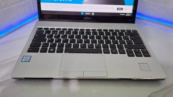 𝗙𝘂𝗷𝗶𝘁𝘀𝘂 𝗟𝗶𝗳𝗲𝗯𝗼𝗼𝗸 𝗦𝟵𝟯𝟲, Intel® Core™ i5, 12GB DDR4, 256Nvme, IntelHD,Touchscreen