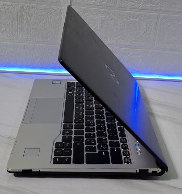 𝗙𝘂𝗷𝗶𝘁𝘀𝘂 𝗟𝗶𝗳𝗲𝗯𝗼𝗼𝗸 𝗦𝟵𝟯𝟲, Intel® Core™ i5, 12GB DDR4, 256Nvme, IntelHD,Touchscreen