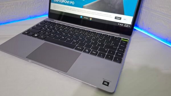 𝗧𝗿𝗲𝗸𝘀𝘁𝗼𝗿 𝗣𝗿𝗶𝗺𝗲𝗯𝗼𝗼𝗸 𝗨𝟭𝟯𝗕 🖥️ 𝗣𝗿𝗼𝗰𝗲𝘀𝗼𝗿: Intel® Pentium® N4200 💾 𝗠𝗲𝗺𝗼𝗿𝗶𝗷𝗮:4GB DDR4 🎨 𝗚𝗿𝗮𝗳𝗶𝗸𝗮: Intel® UHD Graphics 600 💽 𝗛𝗮𝗿𝗱 𝗱𝗶𝘀𝗸: 120 Nvme 📺 𝗠𝗼𝗻𝗶𝘁𝗼𝗿: 13.3", 1920 x 1080, IPS, Full HD LED, Multi-touch 📡 𝗕𝗲𝘇̌𝗶𝗰̌𝗻𝗮 𝗺𝗿𝗲𝘇̌𝗮: Wi-Fi 5 (802.11ac) Ethernet LAN 10,100,1000 Mbit/s Bluetooth 4.1 🔌 𝗣𝗼𝘃𝗲𝘇𝗶𝘃𝗮𝗻𝗷𝗲: USB 3.0 1 USB 2.0 2 VGA 1 LAN 1 HDMI 1 📸 𝗪𝗲𝗯𝗰𝗮𝗺: Da 🔋𝗕𝗮𝘁𝗲𝗿𝗶𝗷𝗮: 3h 𝗘𝗫𝗧𝗥𝗔: Multi-touch screan, svetleca tastatura, JBL ozvucenje
