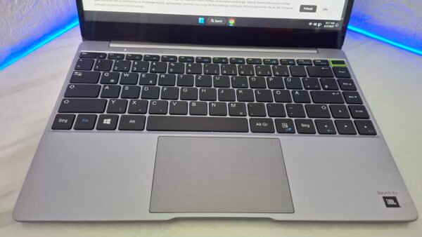 𝗧𝗿𝗲𝗸𝘀𝘁𝗼𝗿 𝗣𝗿𝗶𝗺𝗲𝗯𝗼𝗼𝗸 𝗨𝟭𝟯𝗕 🖥️ 𝗣𝗿𝗼𝗰𝗲𝘀𝗼𝗿: Intel® Pentium® N4200 💾 𝗠𝗲𝗺𝗼𝗿𝗶𝗷𝗮:4GB DDR4 🎨 𝗚𝗿𝗮𝗳𝗶𝗸𝗮: Intel® UHD Graphics 600 💽 𝗛𝗮𝗿𝗱 𝗱𝗶𝘀𝗸: 120 Nvme 📺 𝗠𝗼𝗻𝗶𝘁𝗼𝗿: 13.3", 1920 x 1080, IPS, Full HD LED, Multi-touch 📡 𝗕𝗲𝘇̌𝗶𝗰̌𝗻𝗮 𝗺𝗿𝗲𝘇̌𝗮: Wi-Fi 5 (802.11ac) Ethernet LAN 10,100,1000 Mbit/s Bluetooth 4.1 🔌 𝗣𝗼𝘃𝗲𝘇𝗶𝘃𝗮𝗻𝗷𝗲: USB 3.0 1 USB 2.0 2 VGA 1 LAN 1 HDMI 1 📸 𝗪𝗲𝗯𝗰𝗮𝗺: Da 🔋𝗕𝗮𝘁𝗲𝗿𝗶𝗷𝗮: 3h 𝗘𝗫𝗧𝗥𝗔: Multi-touch screan, svetleca tastatura, JBL ozvucenje