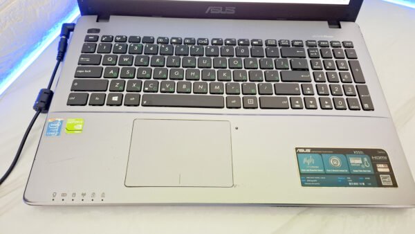 Asus X550LC | Intel Core i7-4500U | 8GB RAM | 120GB SSD | 15.6" HD | NVIDIA GeForce GT 720M | Windows 11 Pro