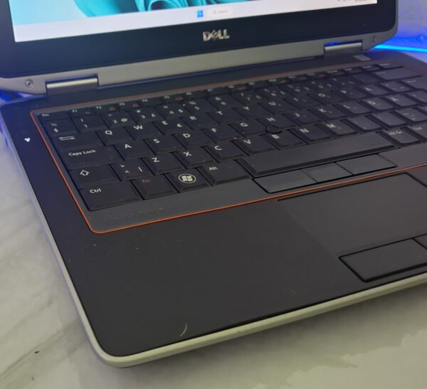 Dell Latitude E6320 | Intel Core i5-2540M | 6GB RAM | 120GB SSD | 13.3" HD | Windows 11 Pro