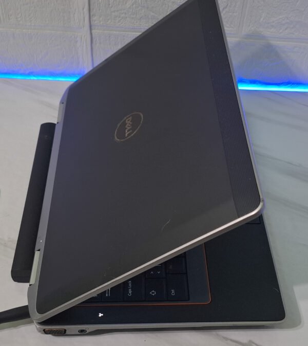 Dell Latitude E6320 | Intel Core i5-2540M | 6GB RAM | 120GB SSD | 13.3" HD | Windows 11 Pro