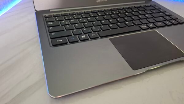 LincPlus P2 sa Intel Celeron N3350, 4GB RAM, 64GB SSD i 14" HD ekranom – idealan povoljan laptop za školu, posao i multimediju.