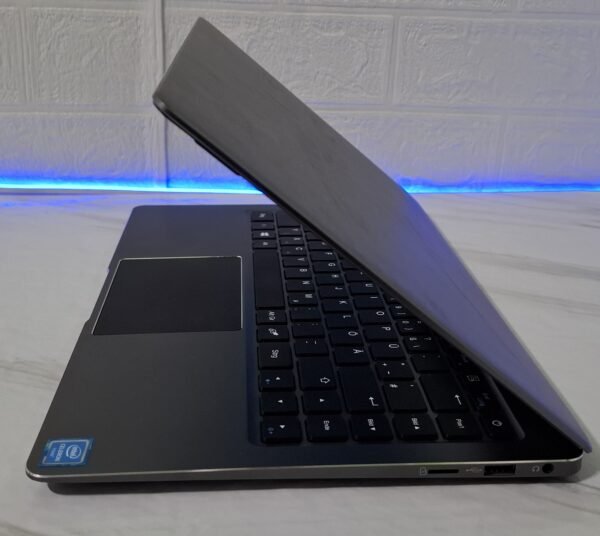 LincPlus P2 sa Intel Celeron N3350, 4GB RAM, 64GB SSD i 14" HD ekranom – idealan povoljan laptop za školu, posao i multimediju.