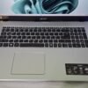 Acer Aspire 317-33 sa Intel N6000, 8GB RAM, 512GB SSD i 17.3" Full HD IPS ekranom. Veliki laptop za školu, posao i multimediju.