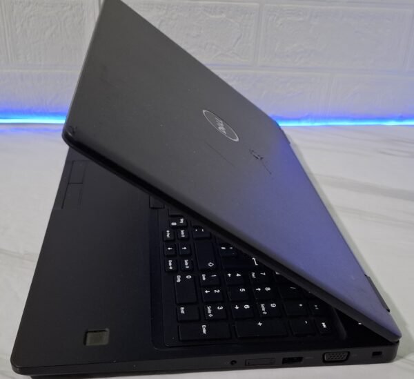 Dell Latitude 5580 | Intel Core i5-7200U | 8GB RAM | 256GB SSD | 15.6" Full HD | Windows 11 Pro