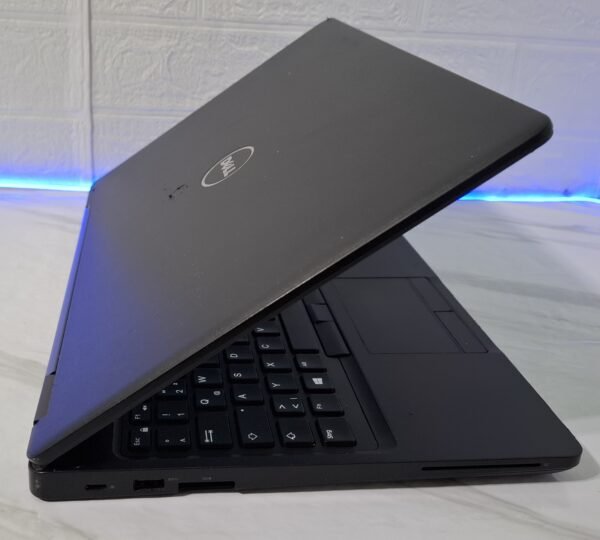 Dell Latitude 5580 | Intel Core i5-7200U | 8GB RAM | 256GB SSD | 15.6" Full HD | Windows 11 Pro