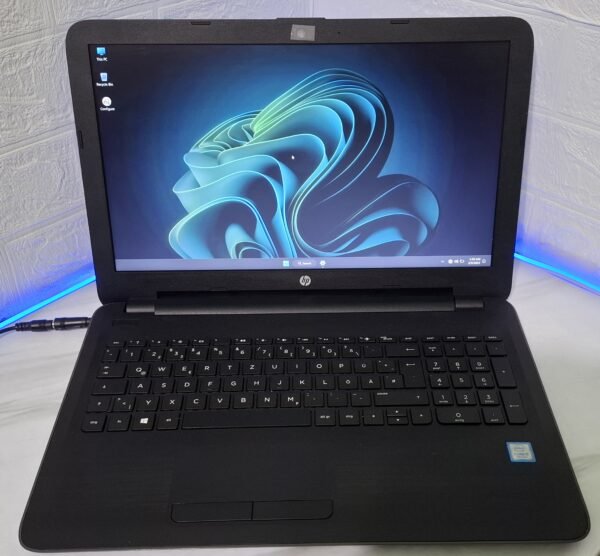 HP 250 G5 | Intel Core i5-7200U | 8GB RAM | 256GB SSD | 15.6" Full HD | Windows 10 Pro