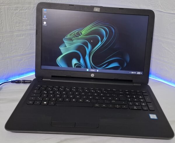 HP 250 G5 | Intel Core i5-7200U | 8GB RAM | 256GB SSD | 15.6" Full HD | Windows 10 Pro