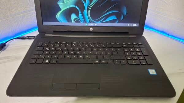 HP 250 G5 | Intel Core i5-7200U | 8GB RAM | 256GB SSD | 15.6" Full HD | Windows 10 Pro
