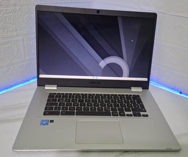 Asus Chromebook C523N laptop