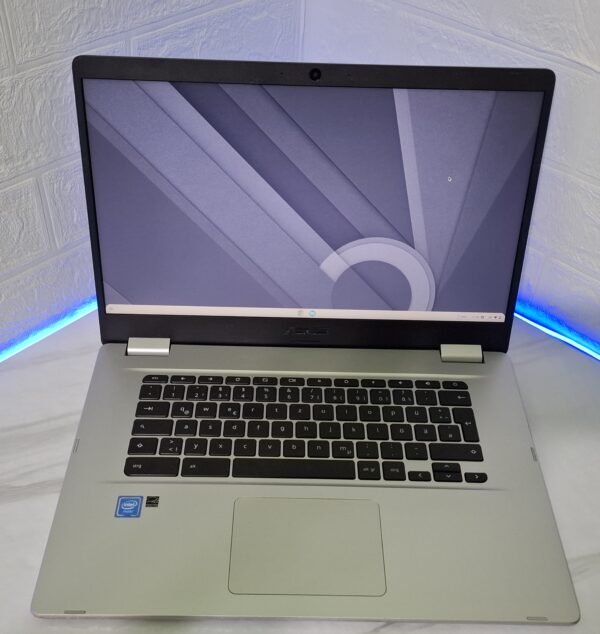 Asus Chromebook C523N laptop