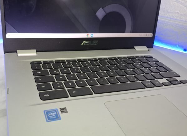 Asus Chromebook C523N laptop