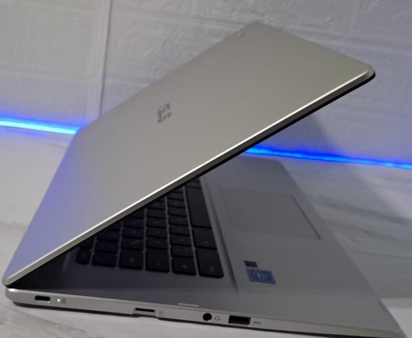 Asus Chromebook C523N laptop