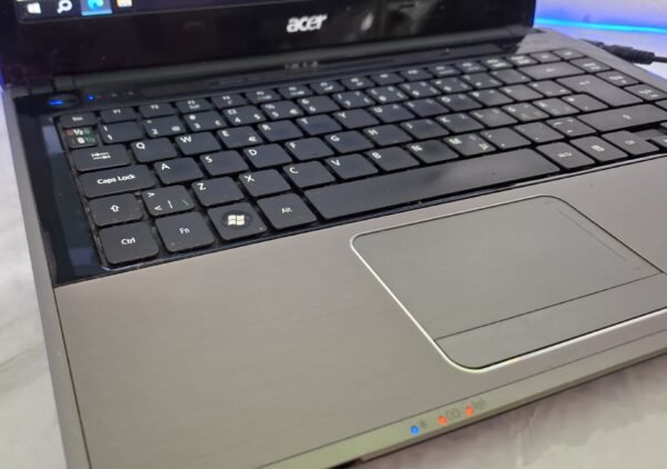 Acer Aspire 4820TG, Core i3 laptop, Radeon HD 5650, polovan laptop, 4GB RAM, SSD laptop, 14 inča laptop, laptop za osnovne igre, povoljan laptop