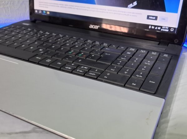 Acer Aspire E1-571, Core i5 laptop, polovan laptop, 6GB RAM, SSD laptop, 15.6 inča laptop, laptop za svakodnevnu upotrebu, povoljan laptop