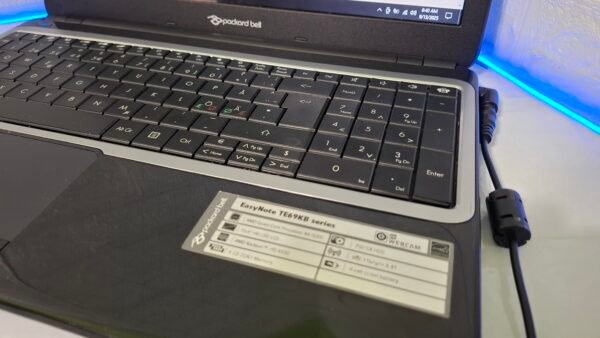 Packard Bell EasyNote TE69KB, AMD A4 laptop, polovan Packard Bell laptop, povoljan laptop, laptop za školu, laptop za posao, 8GB RAM, HDD laptop, 15.6 inča laptop