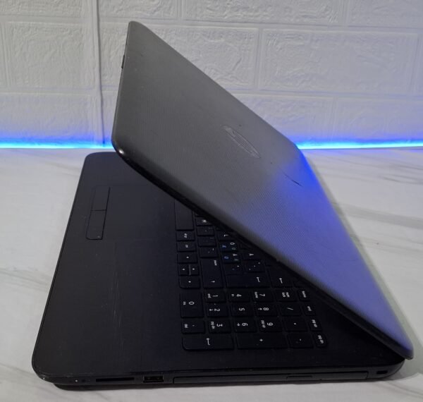 HP 15, AMD A6 laptop, polovan HP laptop, povoljan laptop, laptop za školu, laptop za posao, 8GB RAM, 128GB SSD, Full HD ekran, Windows 11