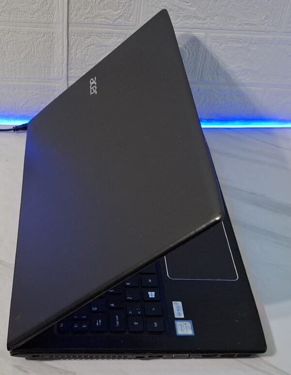 Acer Aspire E5-575, Core i5 laptop, polovan Acer laptop, povoljan laptop, laptop za školu, laptop za posao, 6GB RAM, 128GB SSD, FHD ekran, Windows 10 Pro