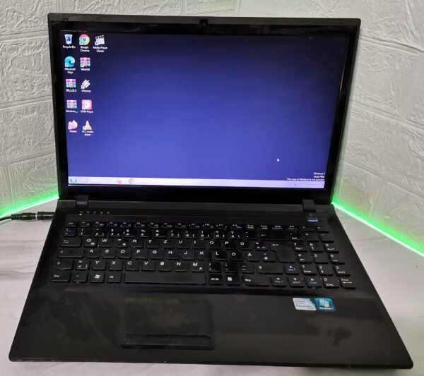 Clevo W240HU laptop