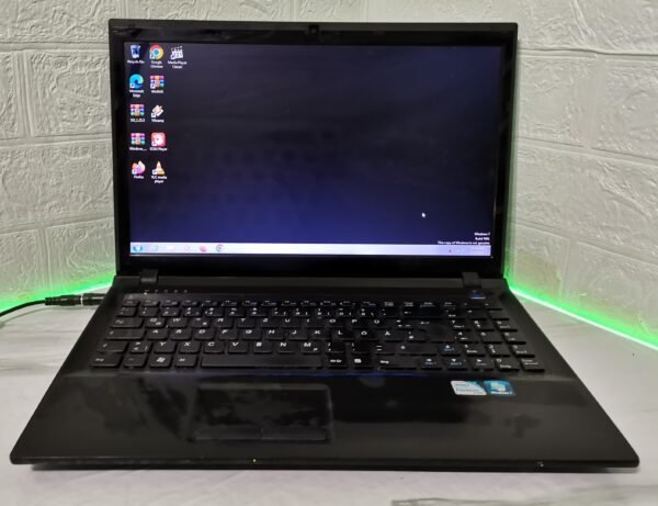 Clevo W240HU laptop