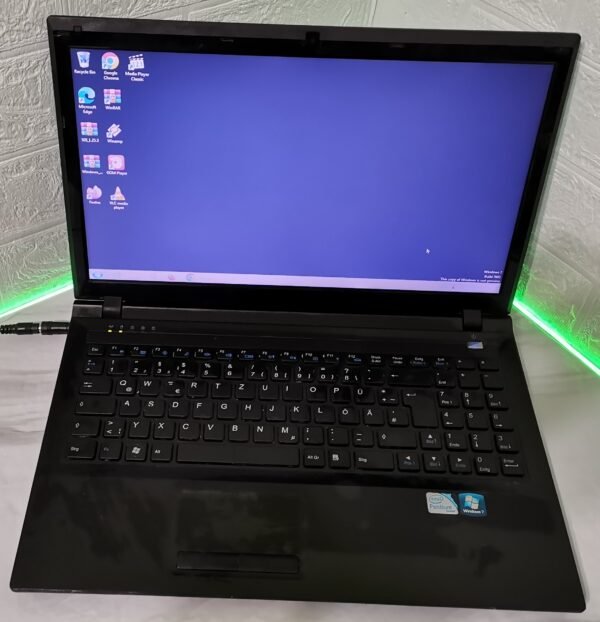 Clevo W240HU laptop