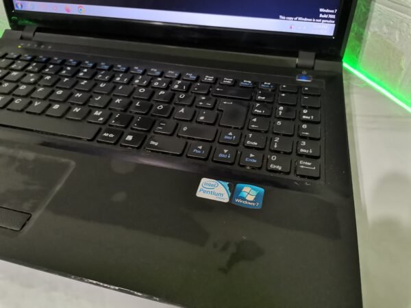 Clevo W240HU laptop