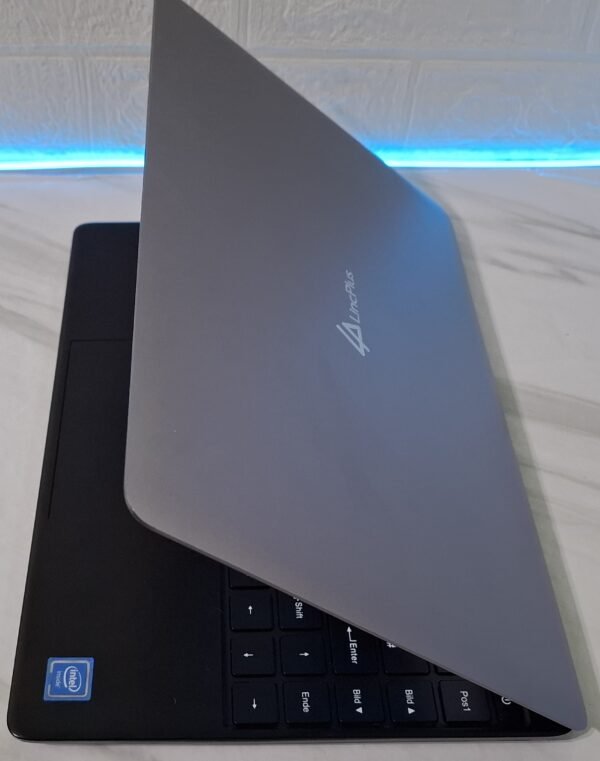 LinkPlus P1, Celeron N4000, 4GB RAM, 256GB SSD, ultrabook, Full HD laptop, poslovni laptop, studentski laptop, laptop sa Windows 10, prenosivi laptop, energetski efikasan laptop LinkPlus P1, Celeron N4000, 4GB RAM, 256GB SSD, ultrabook, Full HD laptop, poslovni laptop, studentski laptop, laptop sa Windows 10, prenosivi laptop, energetski efikasan laptop