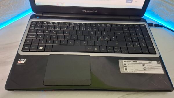 Packard Bell EasyNote TE69KB laptop