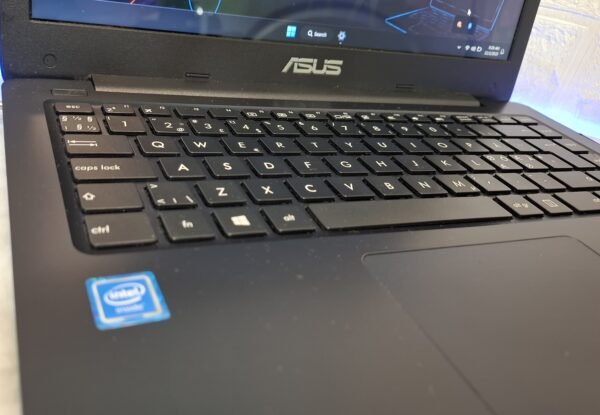 Asus R417S laptop
