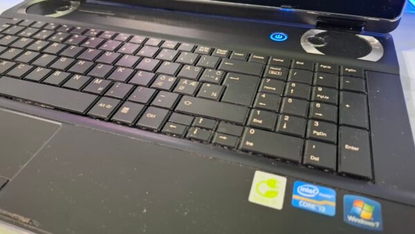 Fujitsu Lifebook NH751 laptop