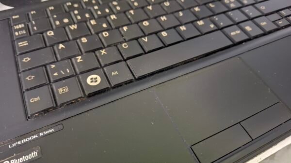 Fujitsu Lifebook NH751 laptop