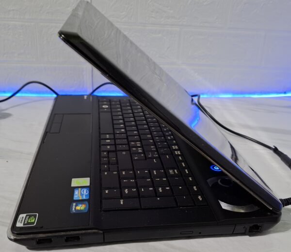 Fujitsu Lifebook NH751 laptop