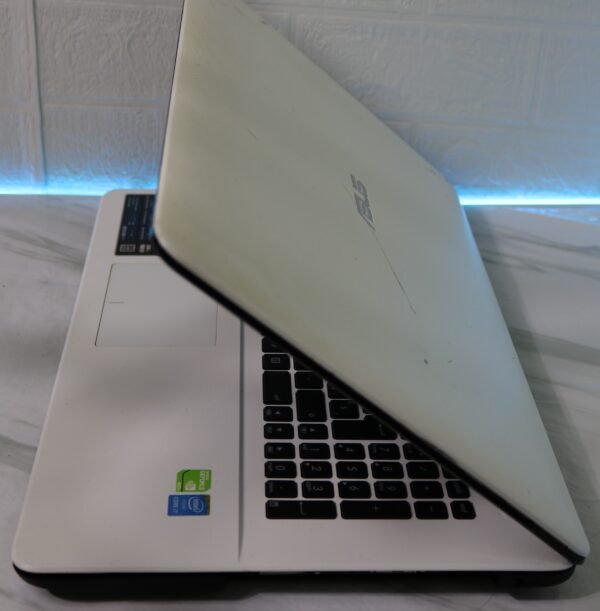 Asus F751L Laptop
