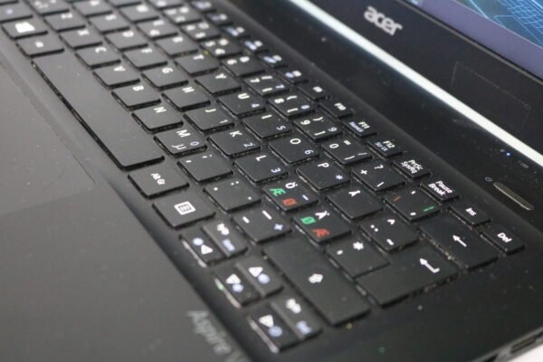 Acer Aspire V3-371 laptop