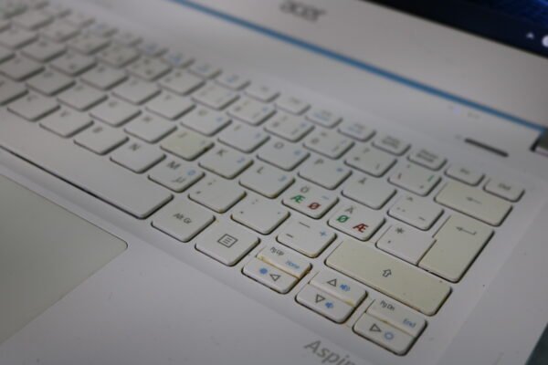 Acer Aspire V3-371 i3 laptop