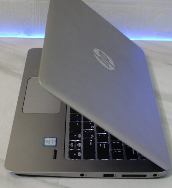 𝗛𝗣 𝗘𝗹𝗶𝘁𝗲𝗕𝗼𝗼𝗸 𝟭𝟬𝟯𝟬 𝗚𝟭 Laptop