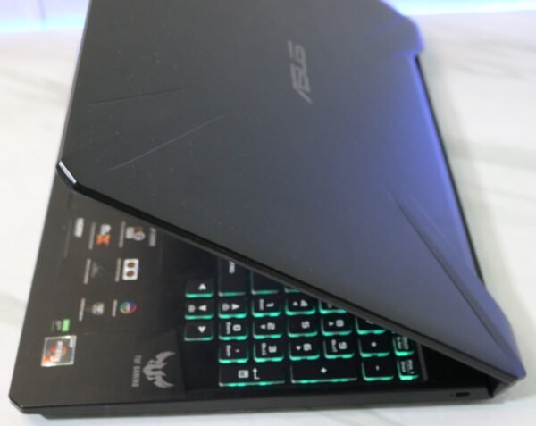 ASUS TUF Gaming FX505D laptop